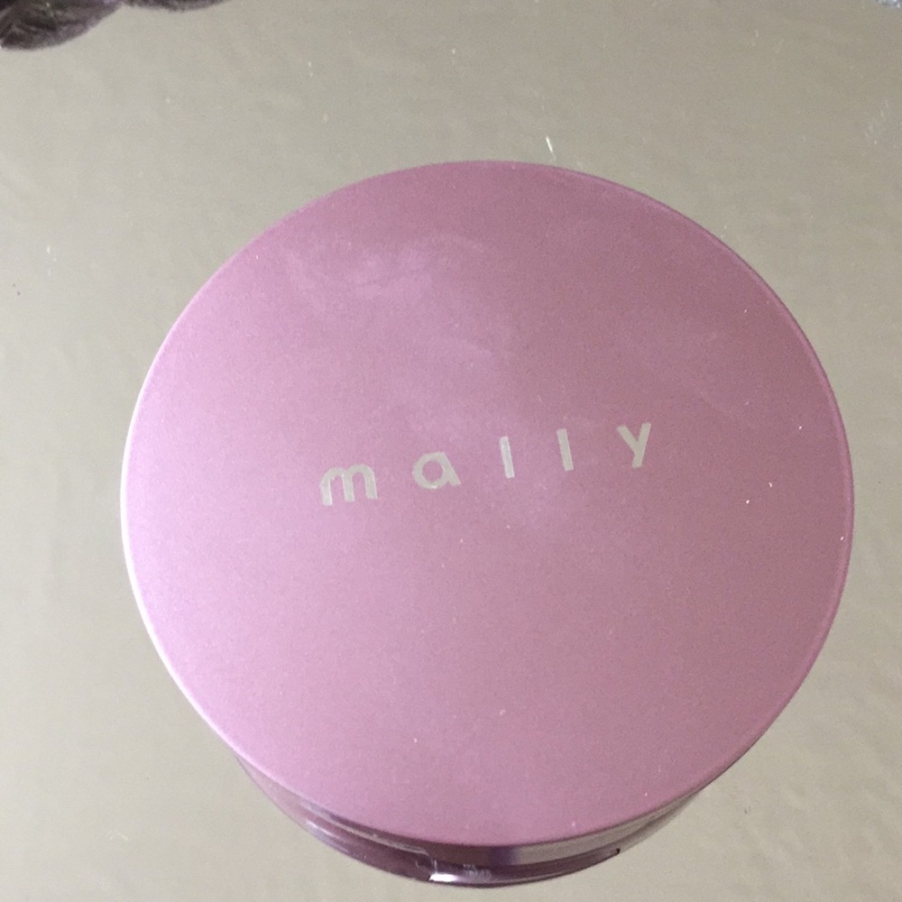 Mally Poreless Perfection fair color